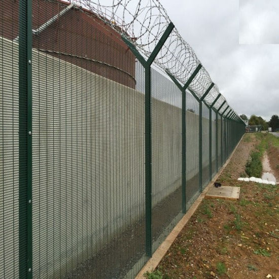 ANTI-CLIMB FENCE